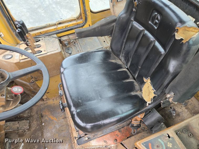 image for item EM7079 1990 Caterpillar 926E wheel loader