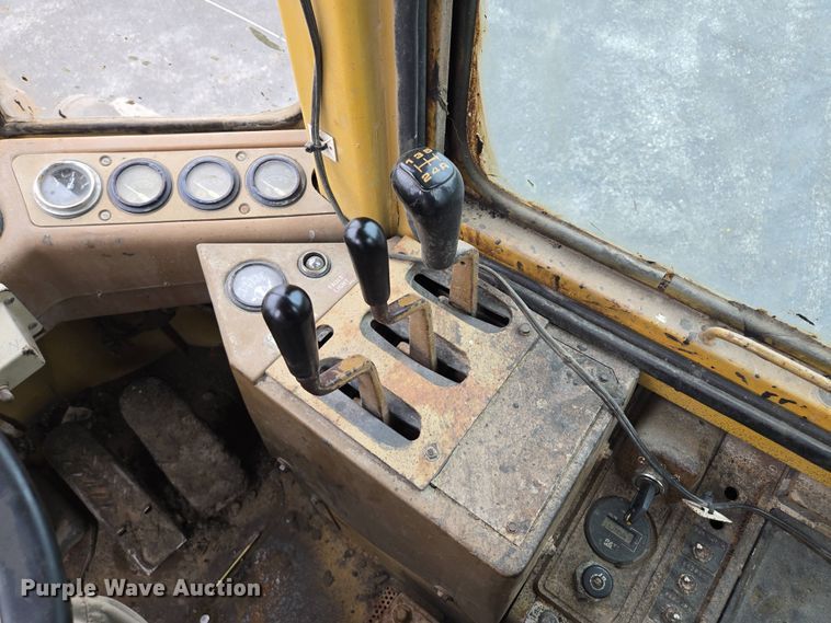 image for item EM7079 1990 Caterpillar 926E wheel loader