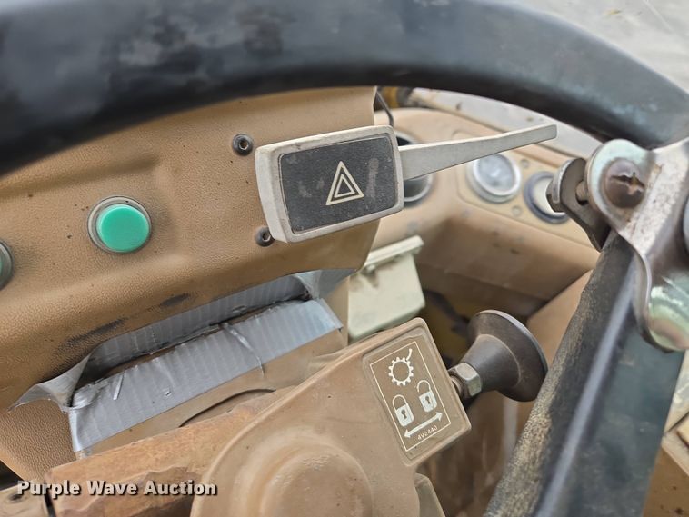 image for item EM7079 1990 Caterpillar 926E wheel loader