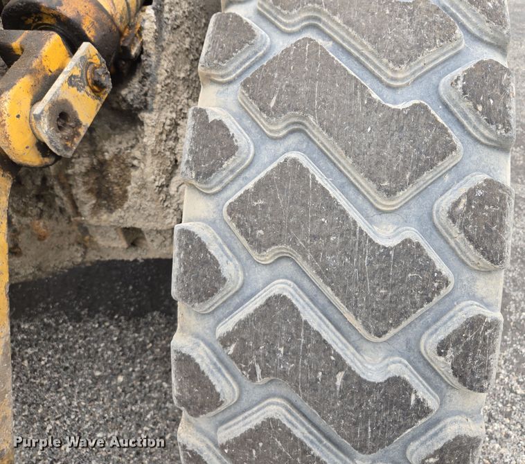 image for item EM7079 1990 Caterpillar 926E wheel loader