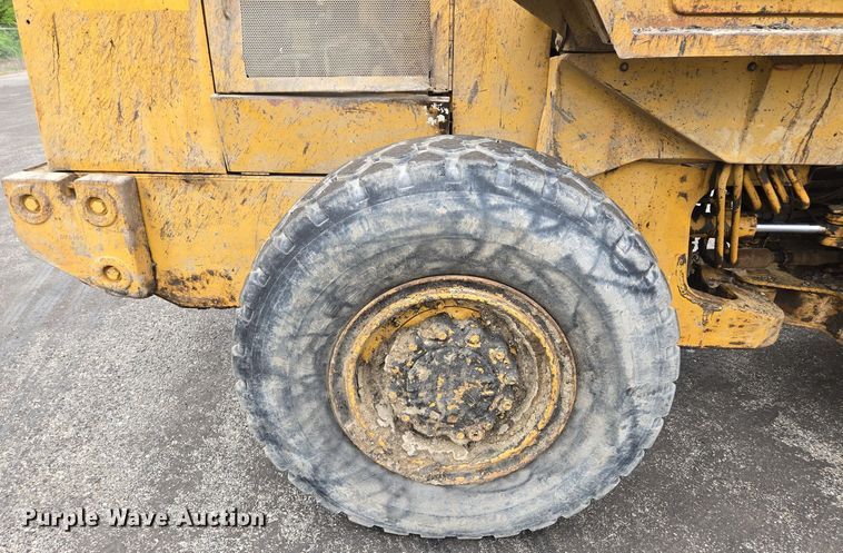image for item EM7079 1990 Caterpillar 926E wheel loader