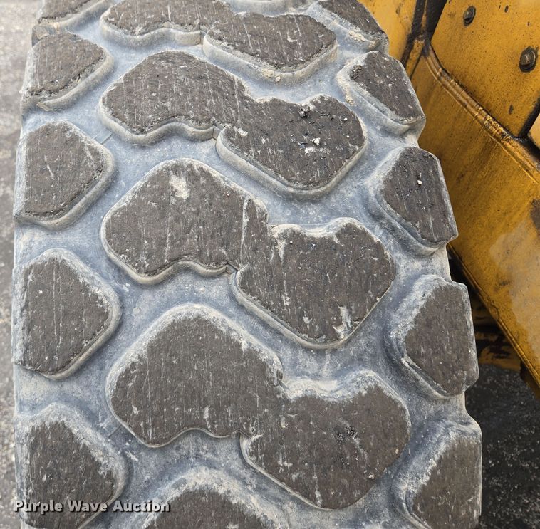 image for item EM7079 1990 Caterpillar 926E wheel loader