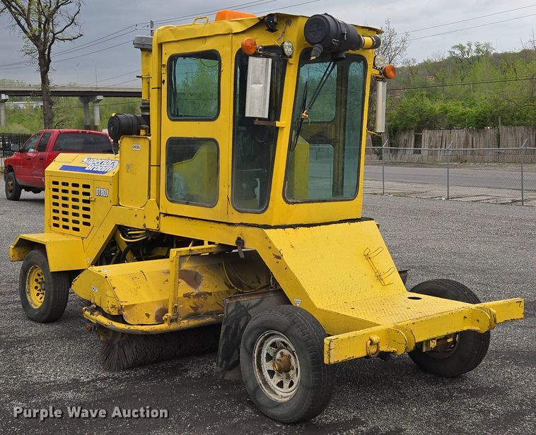 image for item EM7080 2007 Superior Broom DT80-J broom