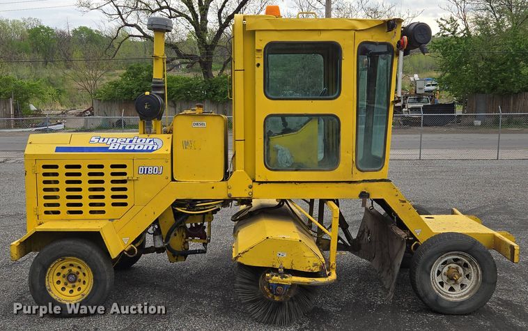image for item EM7080 2007 Superior Broom DT80-J broom