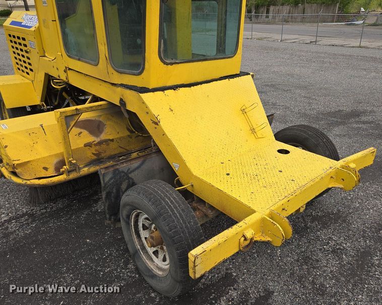 image for item EM7080 2007 Superior Broom DT80-J broom