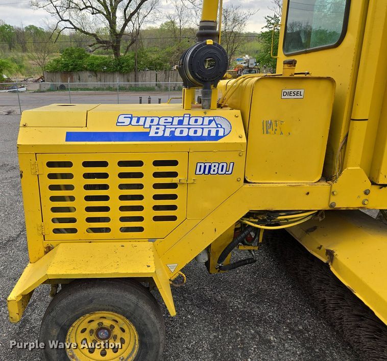 image for item EM7080 2007 Superior Broom DT80-J broom