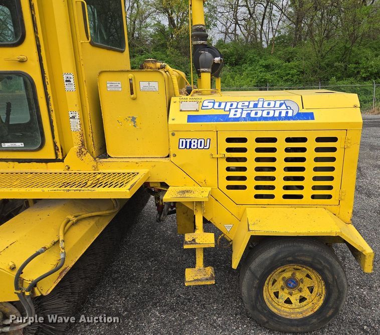 image for item EM7080 2007 Superior Broom DT80-J broom