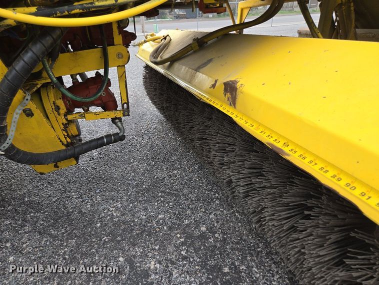 image for item EM7080 2007 Superior Broom DT80-J broom