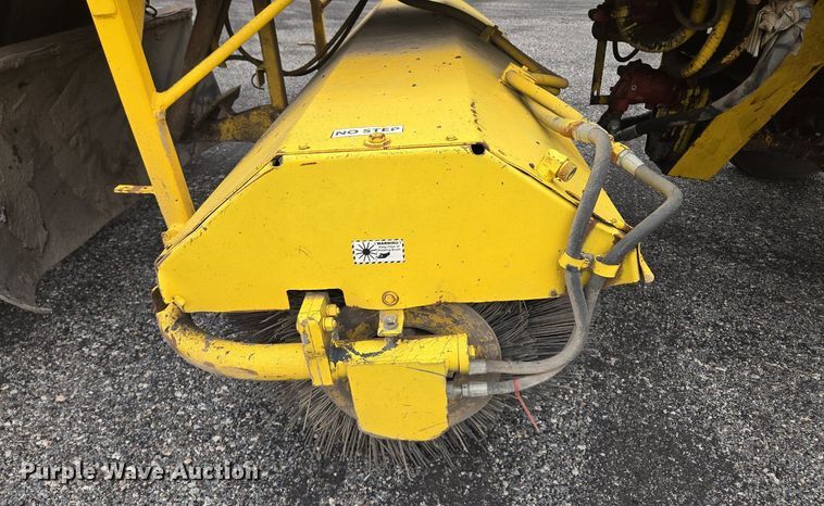 image for item EM7080 2007 Superior Broom DT80-J broom