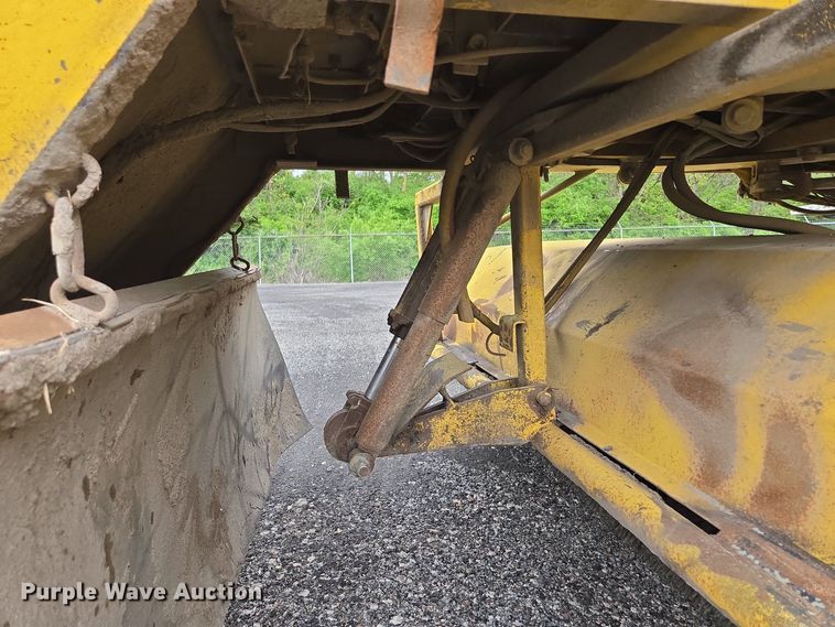 image for item EM7080 2007 Superior Broom DT80-J broom