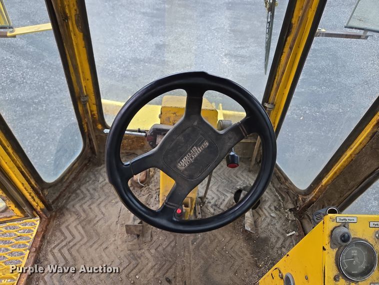 image for item EM7080 2007 Superior Broom DT80-J broom