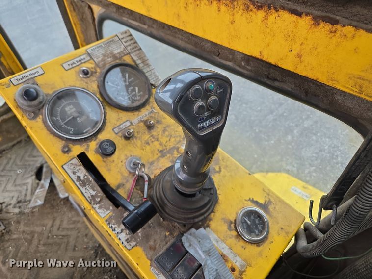 image for item EM7080 2007 Superior Broom DT80-J broom