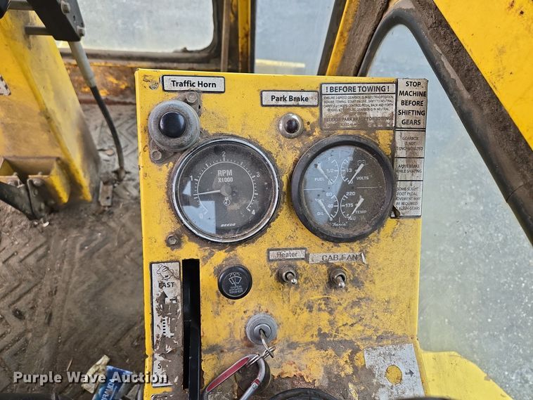 image for item EM7080 2007 Superior Broom DT80-J broom