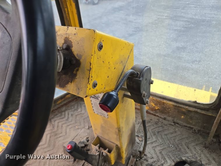 image for item EM7080 2007 Superior Broom DT80-J broom