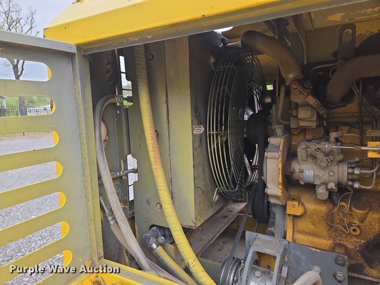 image for item EM7080 2007 Superior Broom DT80-J broom