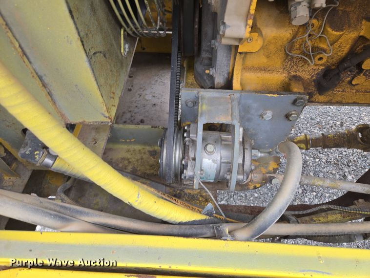 image for item EM7080 2007 Superior Broom DT80-J broom