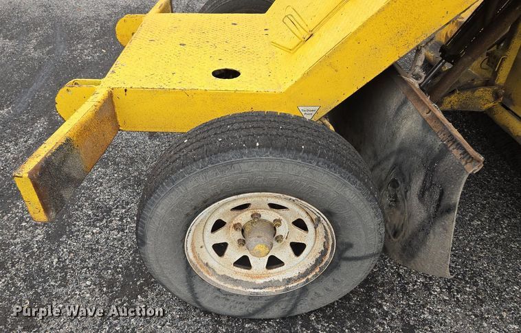 image for item EM7080 2007 Superior Broom DT80-J broom