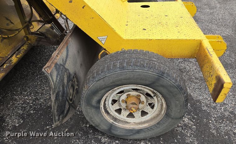 image for item EM7080 2007 Superior Broom DT80-J broom