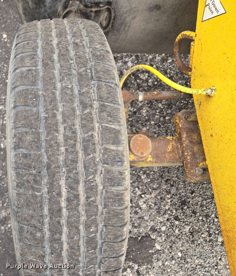 image for item EM7080 2007 Superior Broom DT80-J broom