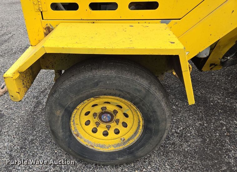 image for item EM7080 2007 Superior Broom DT80-J broom