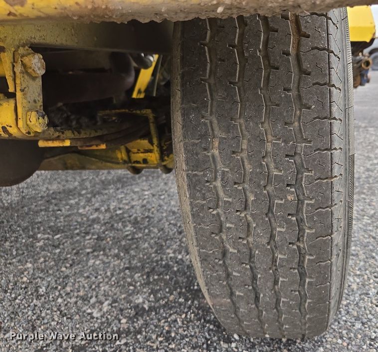 image for item EM7080 2007 Superior Broom DT80-J broom