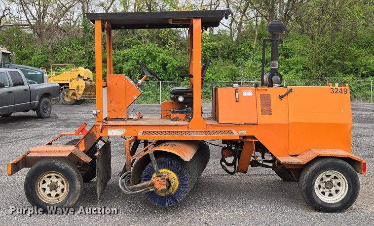 image for item EM7081 2009 Broce RJ-350 broom