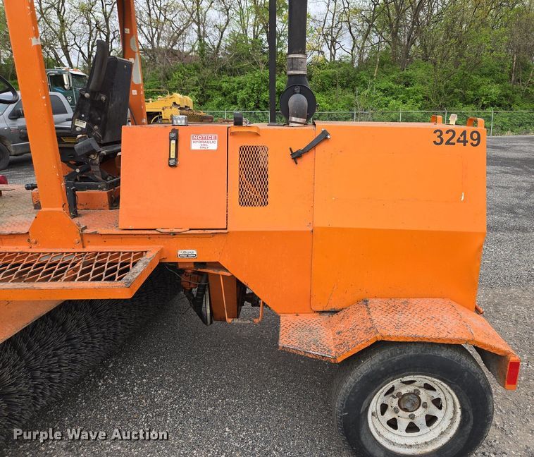 image for item EM7081 2009 Broce RJ-350 broom