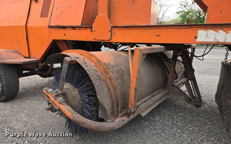 image for item EM7081 2009 Broce RJ-350 broom