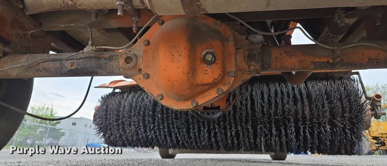 image for item EM7081 2009 Broce RJ-350 broom