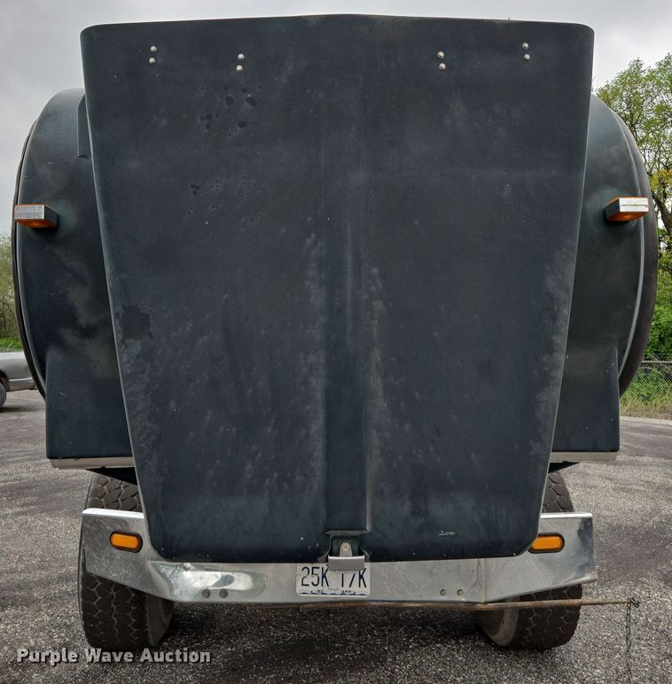 image for item EM7082 1996 Kenworth T800B truck cab and chassis