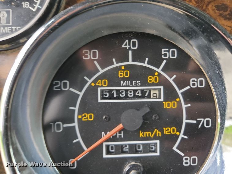 image for item EM7082 1996 Kenworth T800B truck cab and chassis