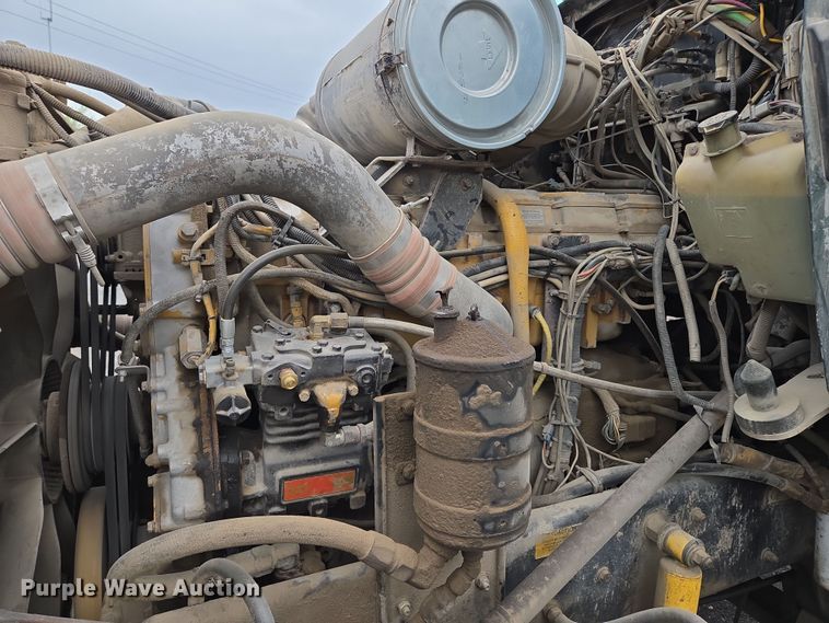 image for item EM7082 1996 Kenworth T800B truck cab and chassis