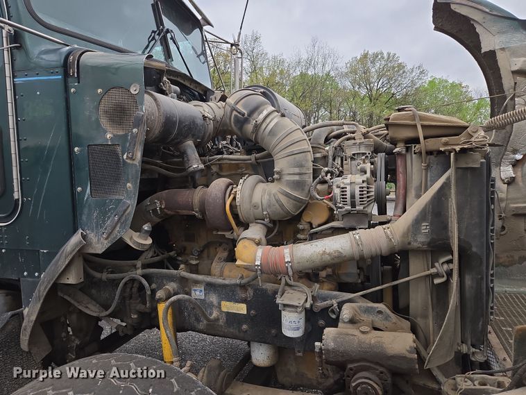 image for item EM7082 1996 Kenworth T800B truck cab and chassis