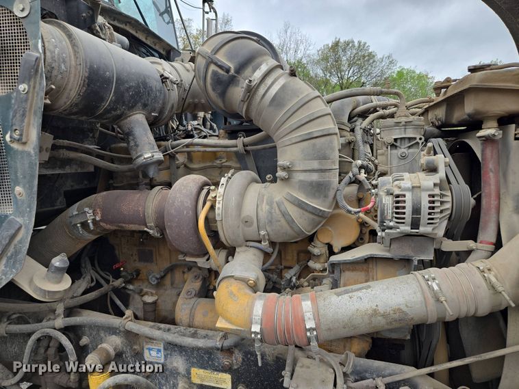 image for item EM7082 1996 Kenworth T800B truck cab and chassis