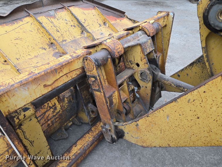 image for item EM7084 1995 Caterpillar 928F wheel loader