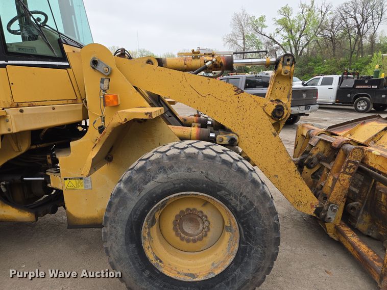 image for item EM7084 1995 Caterpillar 928F wheel loader