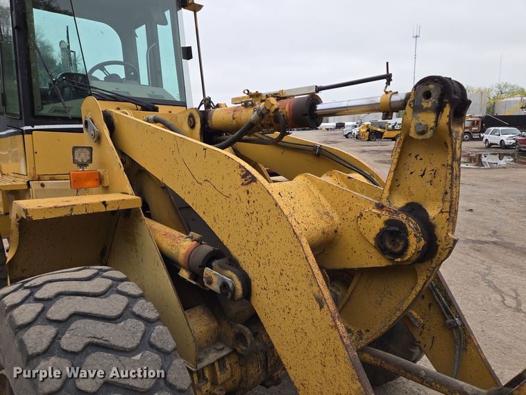 image for item EM7084 1995 Caterpillar 928F wheel loader