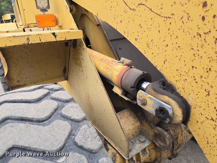 image for item EM7084 1995 Caterpillar 928F wheel loader