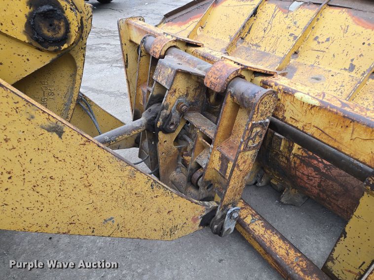 image for item EM7084 1995 Caterpillar 928F wheel loader