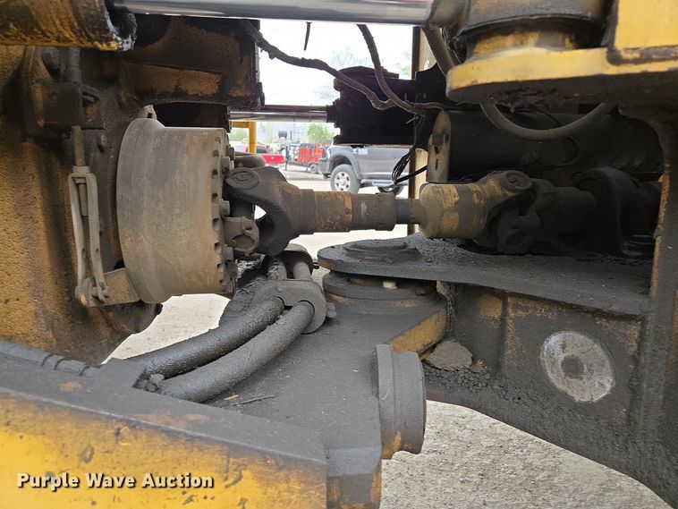 image for item EM7084 1995 Caterpillar 928F wheel loader