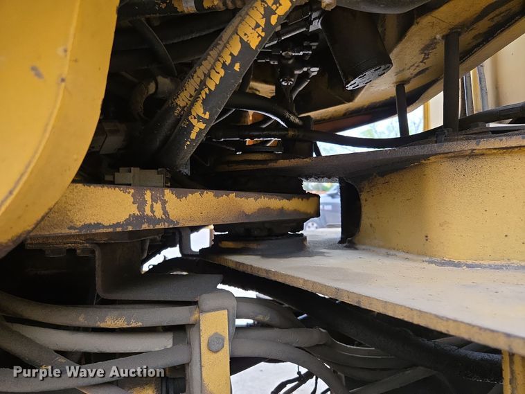 image for item EM7084 1995 Caterpillar 928F wheel loader