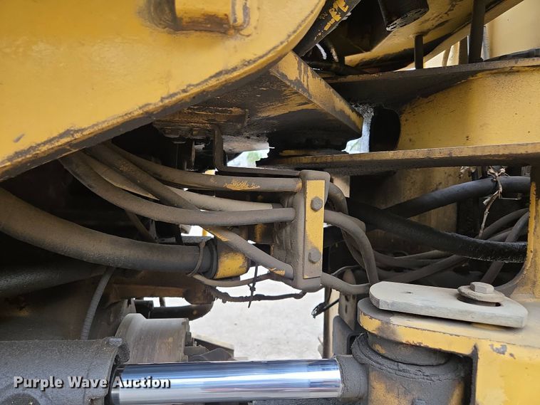 image for item EM7084 1995 Caterpillar 928F wheel loader