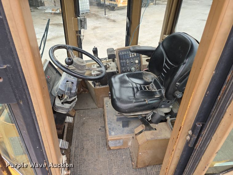 image for item EM7084 1995 Caterpillar 928F wheel loader