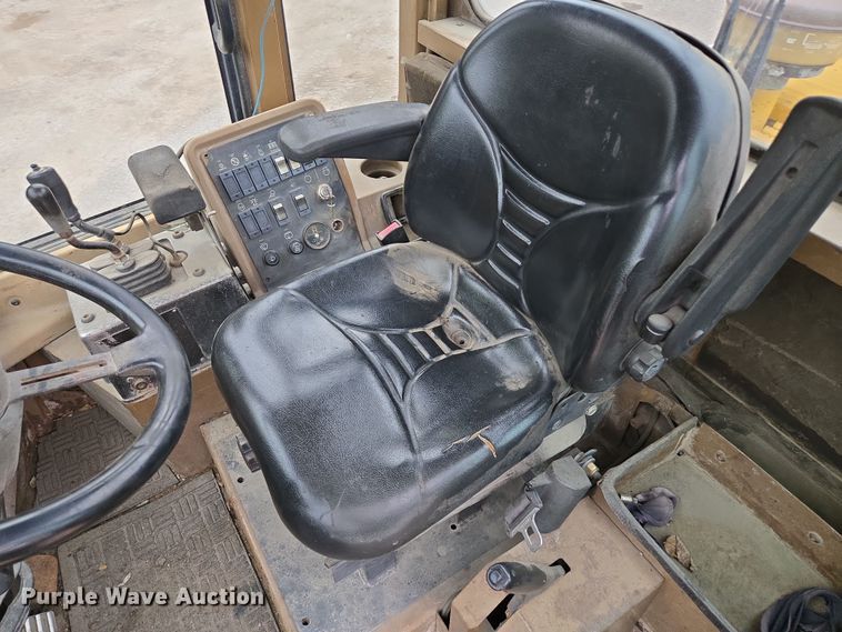 image for item EM7084 1995 Caterpillar 928F wheel loader