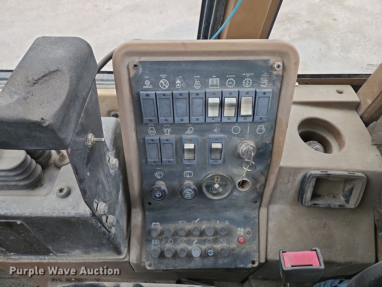 image for item EM7084 1995 Caterpillar 928F wheel loader