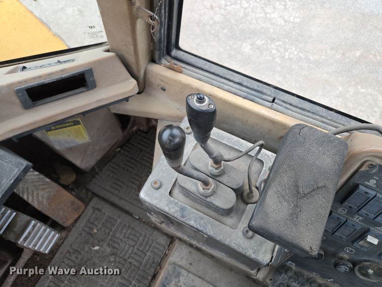 image for item EM7084 1995 Caterpillar 928F wheel loader