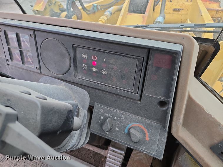 image for item EM7084 1995 Caterpillar 928F wheel loader