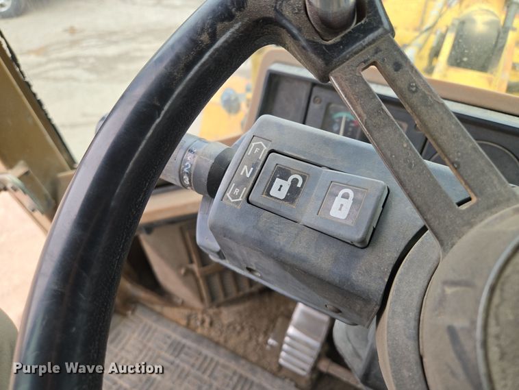image for item EM7084 1995 Caterpillar 928F wheel loader