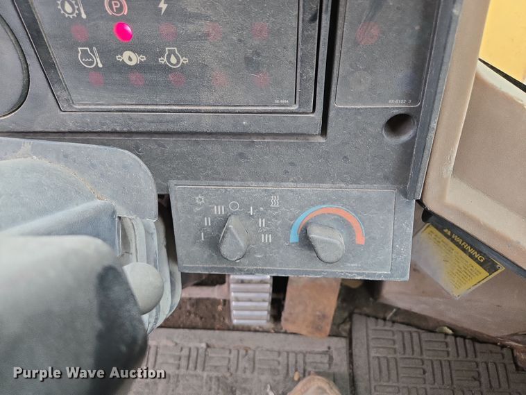 image for item EM7084 1995 Caterpillar 928F wheel loader