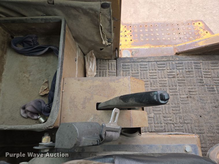 image for item EM7084 1995 Caterpillar 928F wheel loader